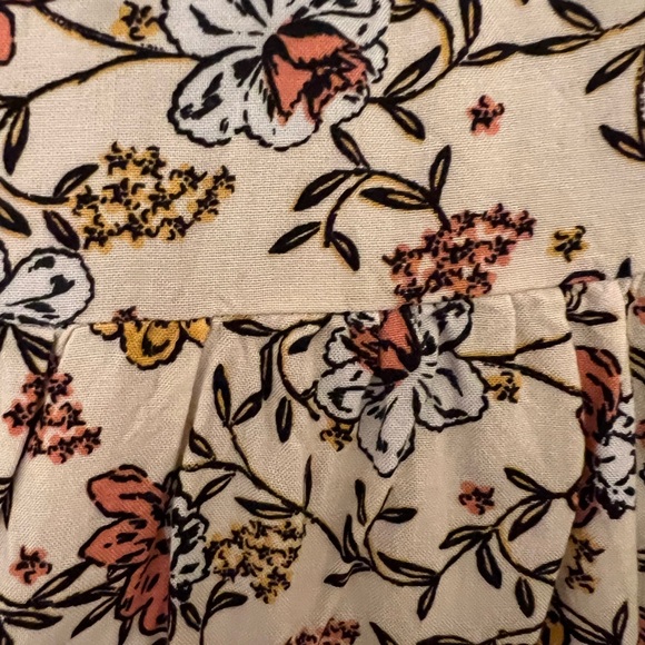 Miss Selfridge Dress
Size US 4
Color: Flower pattern; creams stunning! - Picture 6 of 7